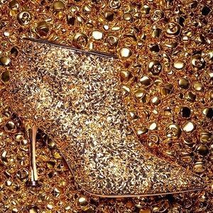 NEW RARE Manolo Blahnik 50th Anniversary BB 105 Pointy Toe Bootie Pluta Gold